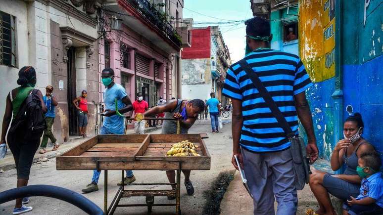 O governo cubano culpa os Estados Unidos pelas car&ecirc;ncias que sua economia enfrenta