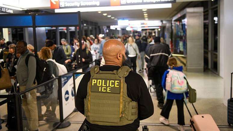 Organiza&ccedil;&otilde;es sociais e advogados de imigra&ccedil;&atilde;o apontam aumento nas deten&ccedil;&otilde;es em aeroportos