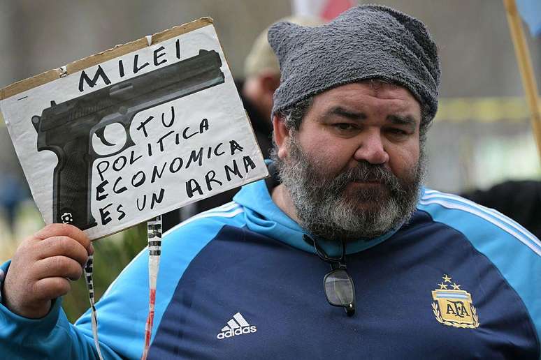 A postura de Milei gerou cr&iacute;ticas entre os argentinos endividados