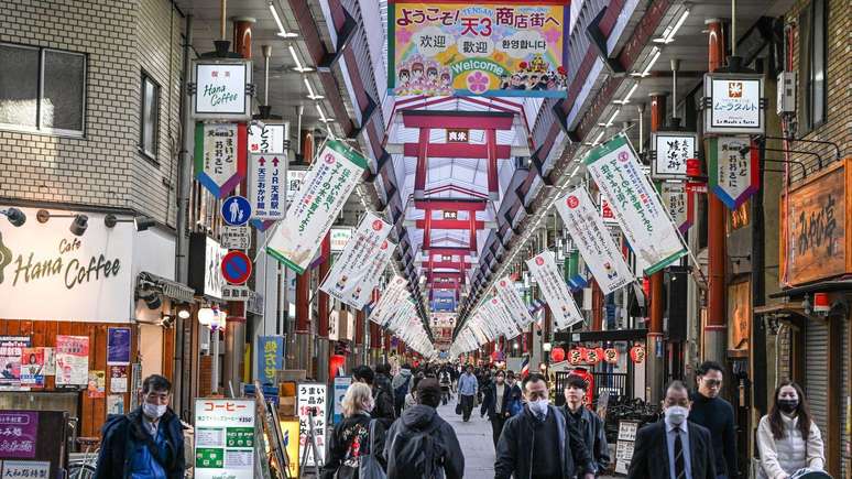 Tenjinbashi Shotengai, em Osaka, &eacute; uma das ruas comerciais cobertas mais longas do Jap&atilde;o