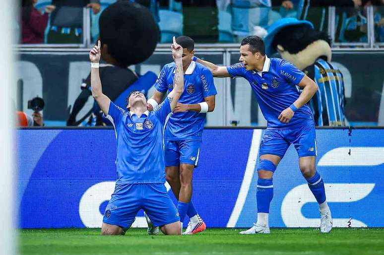 Gr&ecirc;mio teve mais efici&ecirc;ncia e superou a Chapecoense &ndash;