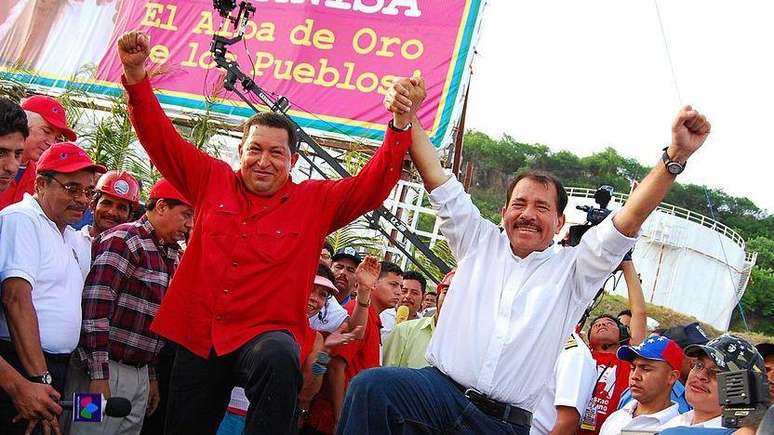 Durante o governo de Hugo Ch&aacute;vez, a Venezuela viveu uma bonan&ccedil;a petrol&iacute;fera que foi usada para expandir sua influ&ecirc;ncia pol&iacute;tica na Am&eacute;rica Latina e al&eacute;m