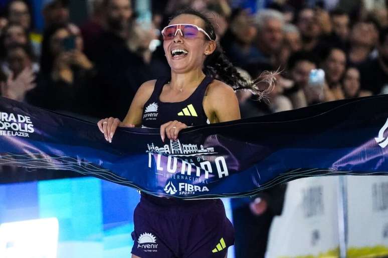 Laura Morales, campe&atilde; da meia maratona (Foto: Fernanda Paradizo)