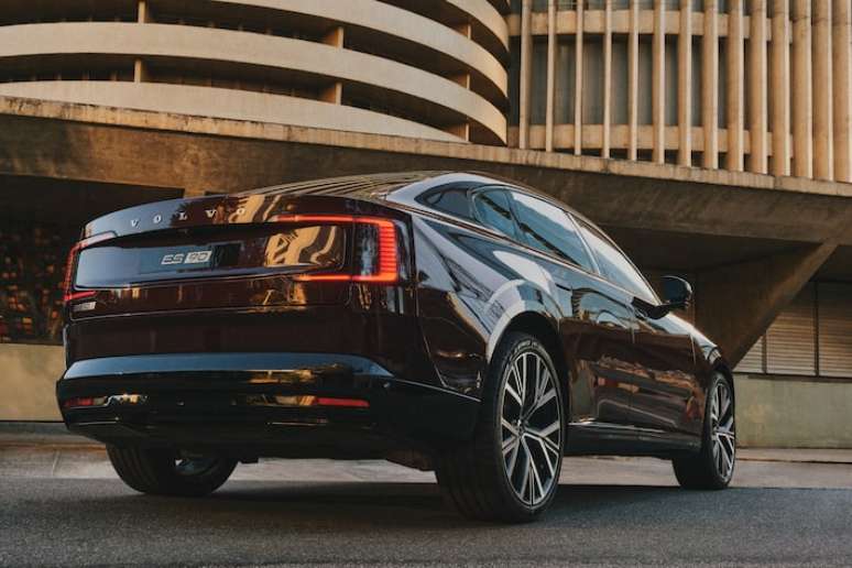 Volvo ES90