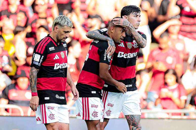 Flamengo venceu o cl&aacute;ssico contra o Botafogo por 3 a 0 &ndash;