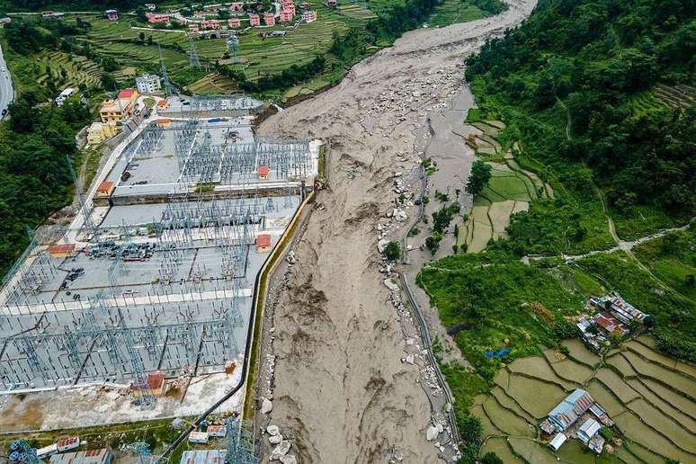 A central hidrel&eacute;trica Trishuli-3A foi um dos 13 projetos de gera&ccedil;&atilde;o de energia arrasados pelas ondas de &aacute;gua e lodo que devastaram parte do Nepal