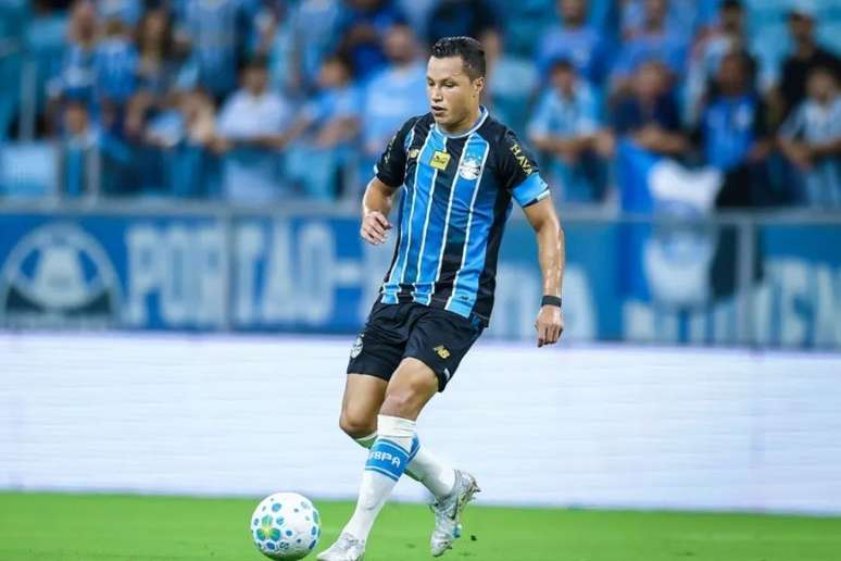 Marlon em a&ccedil;&atilde;o pelo Gr&ecirc;mio