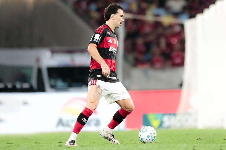 L&eacute;o Ortiz foi um dos destaques da vit&oacute;ria por 3 a 0 do Flamengo sobre o Botafogo &ndash;