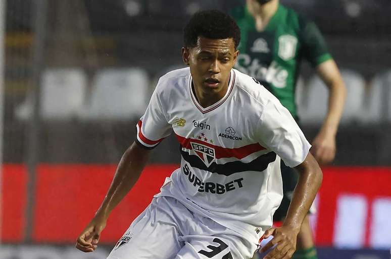 Paulinho busca mais minutos ap&oacute;s perder espa&ccedil;o no S&atilde;o Paulo &ndash;