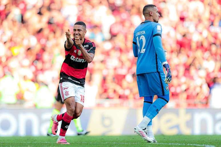Flamengo vence Botafogo com dois gols de Lino &ndash;