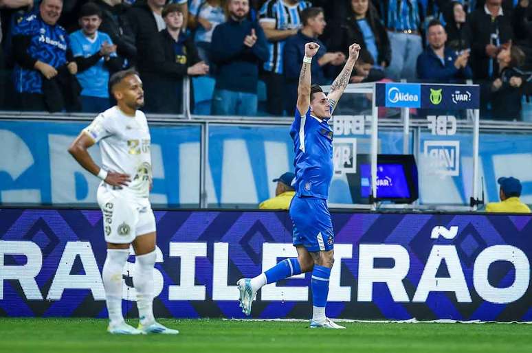 Gr&ecirc;mio venceu a Chapecoense e ganhou um respiro na luta contra o Z4 &ndash;
