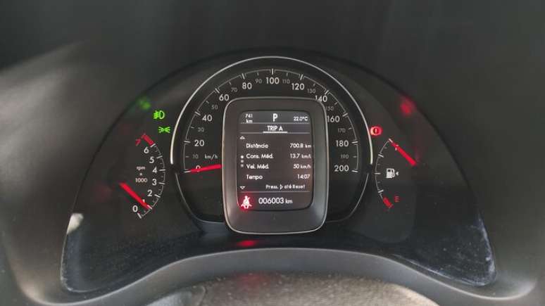 Peugeot 2008 vs Fiat Strada