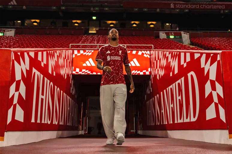 Barcola passar&aacute; as pr&oacute;ximas cinco temporadas no clube de Anfield &ndash;