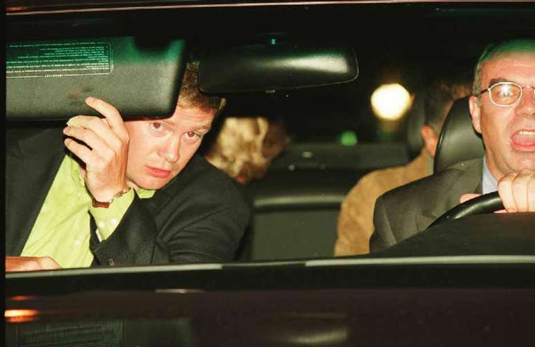 Diana, o namorado Dodi Fayed, o motorista Henri Paul e o guarda-costas Trevor Rees-Jones pouco antes do acidente.