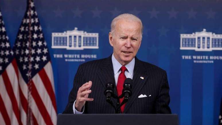 Ap&oacute;s a invas&atilde;o da Ucr&acirc;nia pela R&uacute;ssia, em 2022, Biden autorizou a retirada de 180 milh&otilde;es de barris de petr&oacute;leo da reserva estrat&eacute;gica