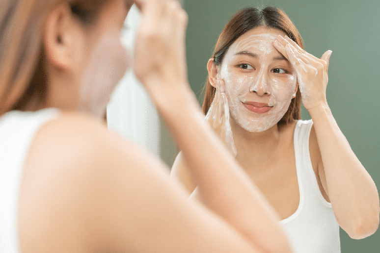 A esfolia&ccedil;&atilde;o em excesso pode deixar a pele mais sens&iacute;vel e favorecer o surgimento de rea&ccedil;&otilde;es 