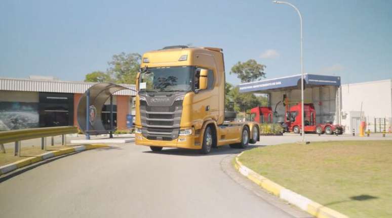 Esta vers&atilde;o 6x2 do Scania 770S V8 &eacute; uma encomenda de um transportador de Minas Gerais.