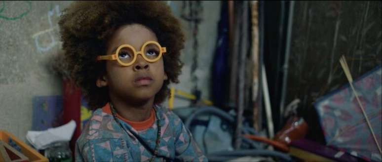 Efraim Santos &eacute; Tutu no filme 'Nosso Segredo', que acompanha uma fam&iacute;lia em luto