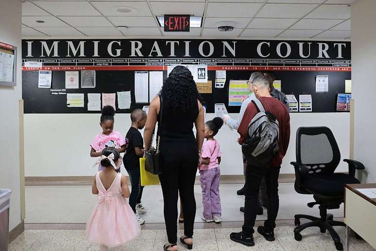 Defensores dos direitos dos imigrantes alertam que o caso da ex-advogada Alexandra Lozano acabar&aacute; afetando v&iacute;timas leg&iacute;timas eleg&iacute;veis para medidas de al&iacute;vio migrat&oacute;rio