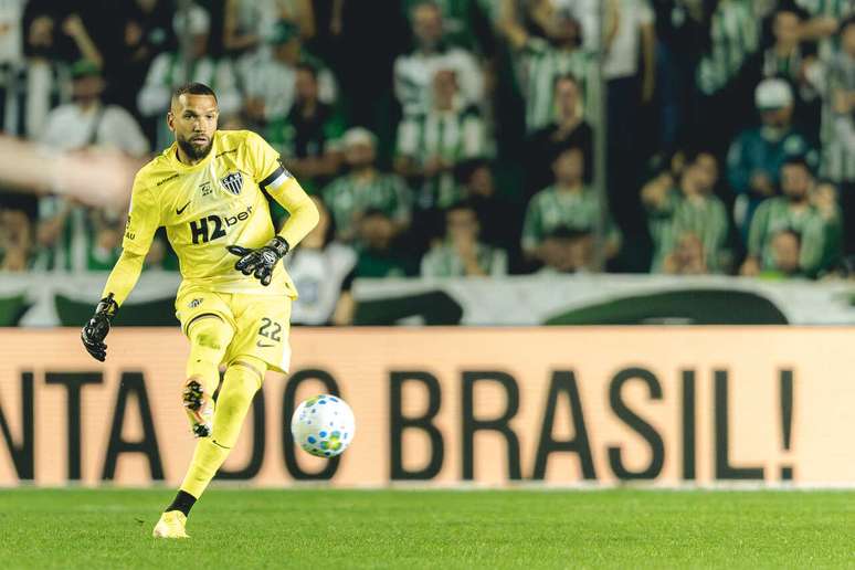 Goleiro do Atl&eacute;tico-MG se destaca nas cobran&ccedil;as de p&ecirc;naltis pelo clube &ndash;