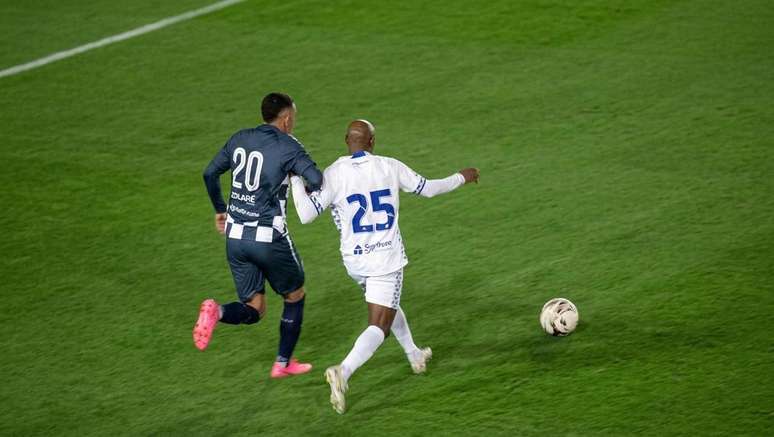 Times, ali&aacute;s, empataram no duelo de ida &ndash;