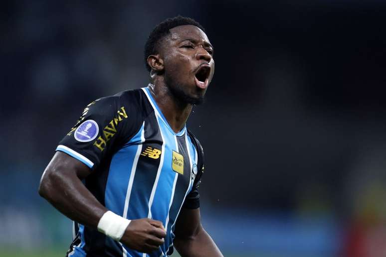 Amuzu tamb&eacute;m preocupa o t&eacute;cnico Lu&iacute;s Castro antes do Gre-Nal decisivo &ndash;