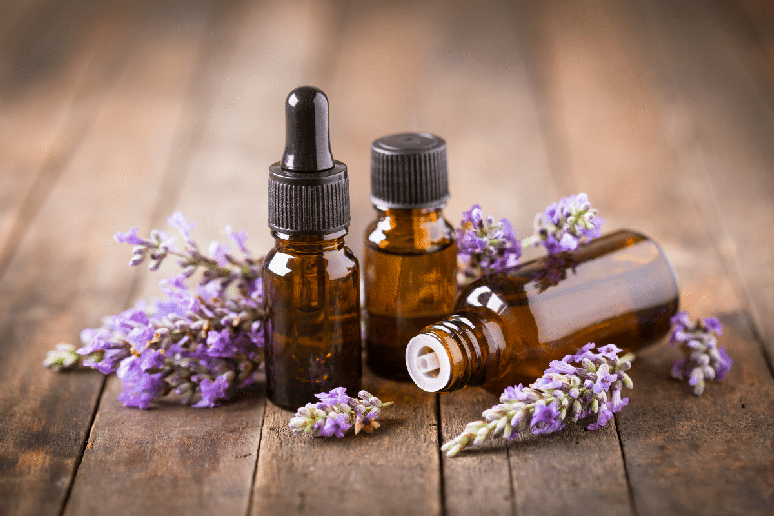 O uso do &oacute;leo de lavanda pode ajudar a aliviar dores musculares 