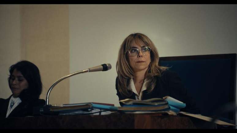 A atriz brasileira Paula Cohen faz o papel da juíza no julgamento dos ex-militares argentinos, retratado pelo filme "Retorno a Buenos Aires", de Marco Bechis.