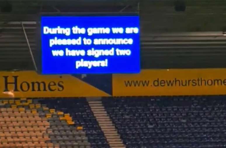 Tel&atilde;o do est&aacute;dio do Preston anuncia refor&ccedil;os, mas sofre gol em seguida e perde &ndash;