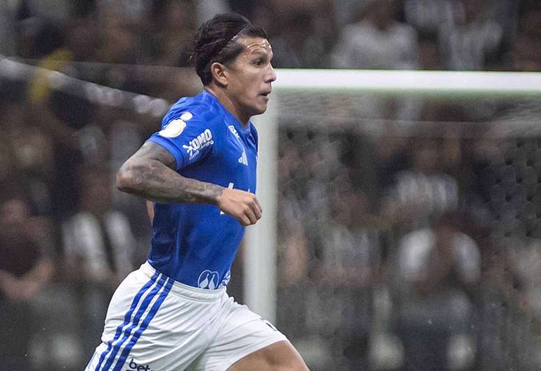 Lucas Romero em campo pelo Cruzeiro na Arena MRV &ndash;