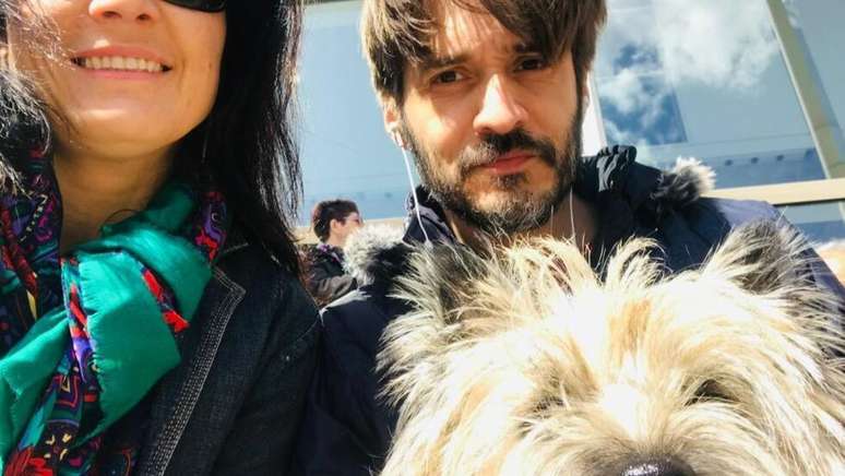 Fabiana de Albuquerque e Fabr&iacute;cio Pereira v&atilde;o votar no Consulado-Geral de Marselha, na Fran&ccedil;a, na elei&ccedil;&atilde;o de 4 de outubro de 2026.