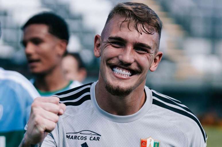 Goleiro brasileiro come&ccedil;a com tudo no futebol portugu&ecirc;s &ndash;