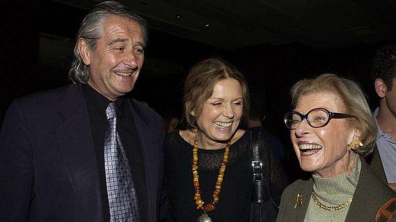David Bale e Gloria Steinem, junto com Maurine Rothschild