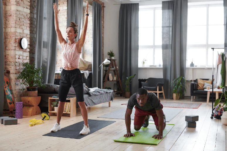O burpee &eacute; um exerc&iacute;cio completo e din&acirc;mico que movimenta diferentes grupos musculares 