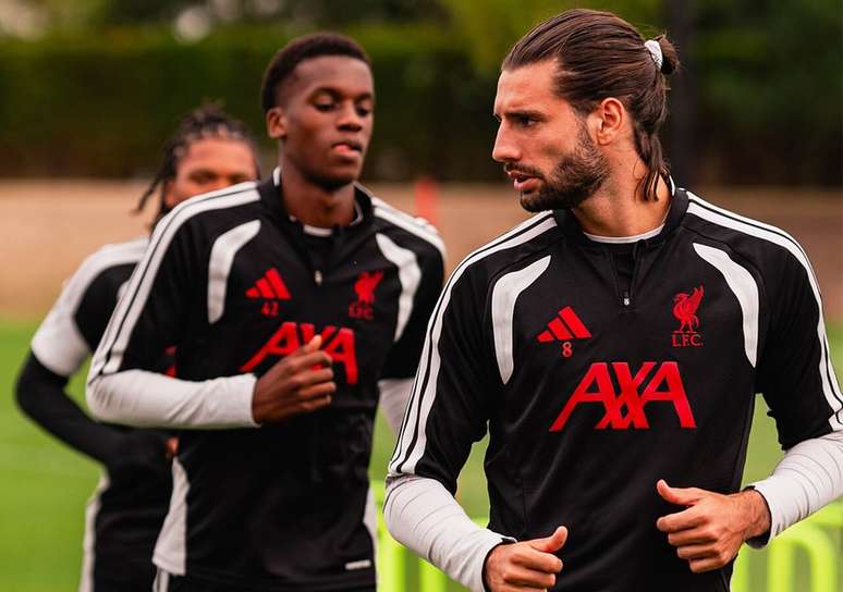 Atividade de prepara&ccedil;&atilde;o dos Reds antes da 3&ordf; rodada da Premier League &ndash;