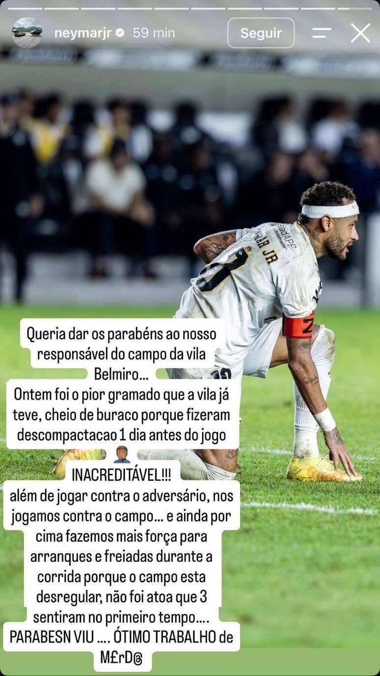 Neymar criticou o gramado da Vila Belmiro