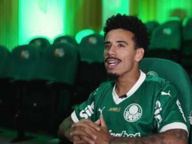 Lucas Evangelista em entrevista pelo Palmeiras 