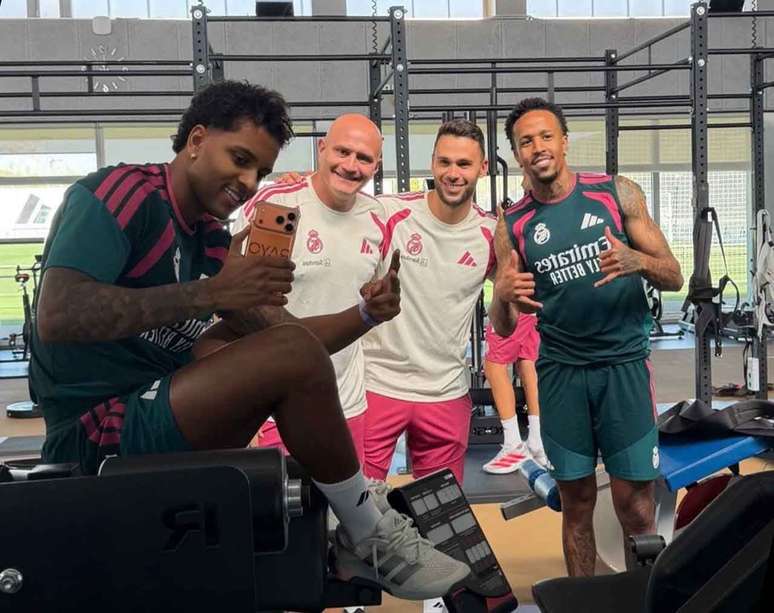 Rodrygo e &Eacute;der Milit&atilde;o durante tratamento de les&atilde;o na pr&eacute;-temporada do Real Madrid &ndash;