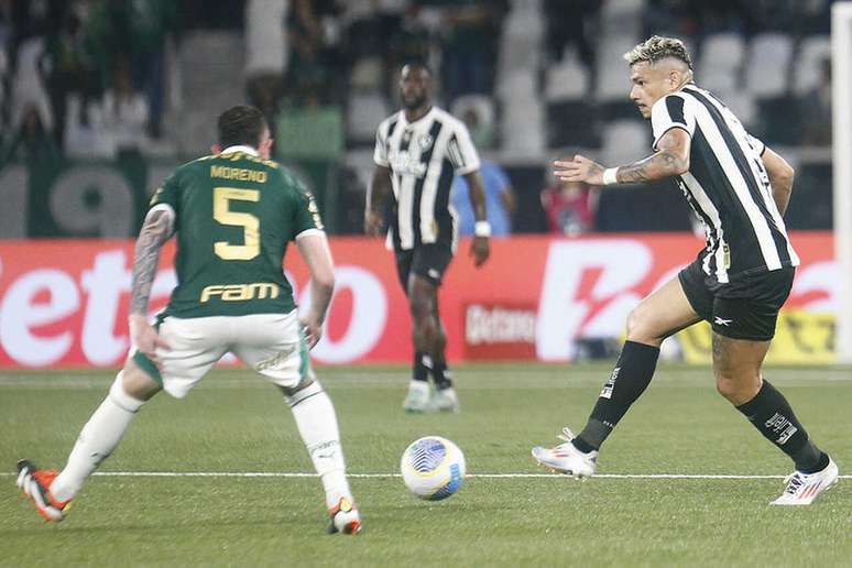 Tiquinho jogou de &ldquo;10&rdquo; naquele encontro com o Palmeiras &ndash;