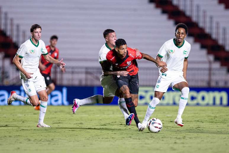 Em Goi&acirc;nia, equipes ficaram zeradas no primeiro turno &ndash;