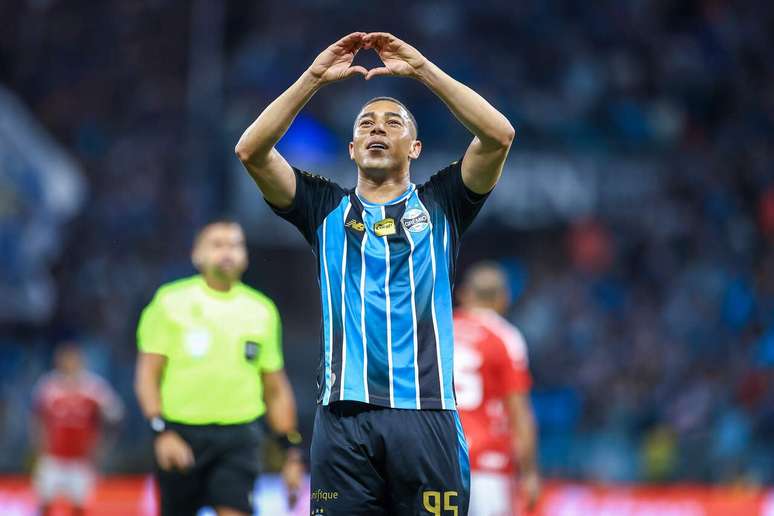 Gr&ecirc;mio garantiu a &uacute;ltima vaga nas semifinais &ndash;