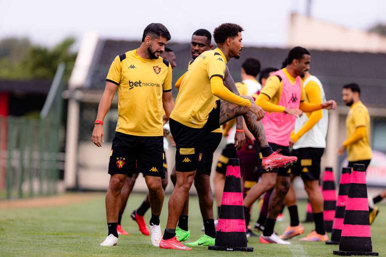 Jogadores do Sport Club participam de treinamento no CT do clube, em Recife (PE) como parte da prepara&ccedil;&atilde;o da equipe para a partida contra o Cear&aacute; &ndash;
