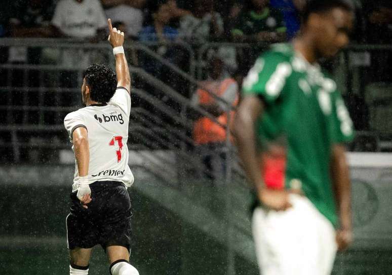 Andrey celebra o primeiro gol do Vasco contra o Palmeiras na final do Sub-20 &ndash;