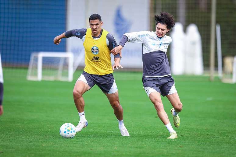 Jogadores do Gr&ecirc;mio retornaram aos treinos neste s&aacute;bado &ndash;