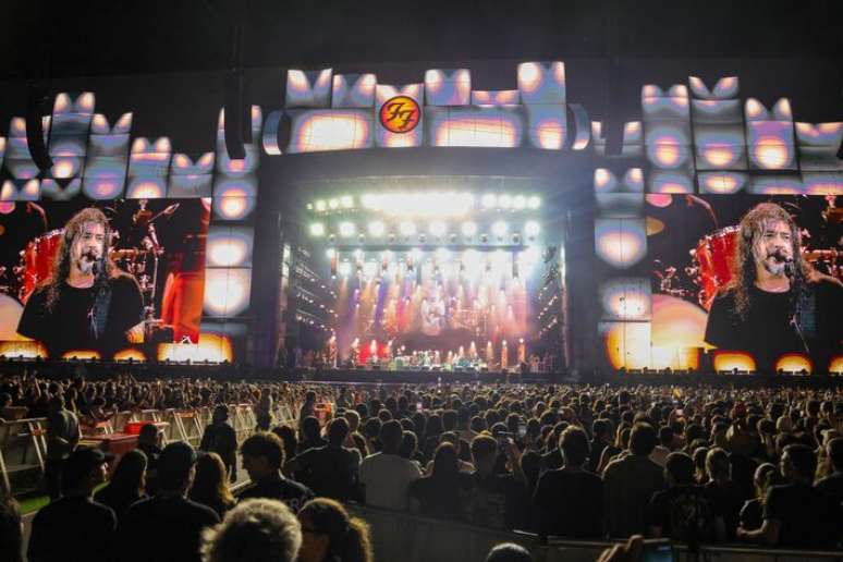 O tel&atilde;o do Palco Mundo refletiu a grandeza da apresenta&ccedil;&atilde;o do Foo Fighters