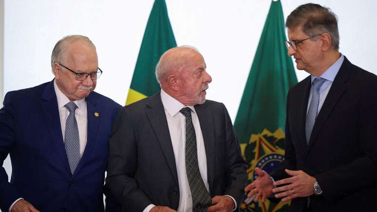 Crise do Supremo pode respingar em Lula e atrapalhar a campanha, que chega &agrave; metade na semana que vem