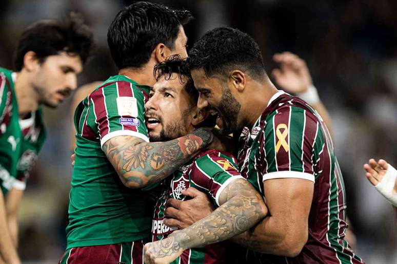 Lucho (centro) marca e o Fluminense vence o Vasco no Maracan&atilde;.
