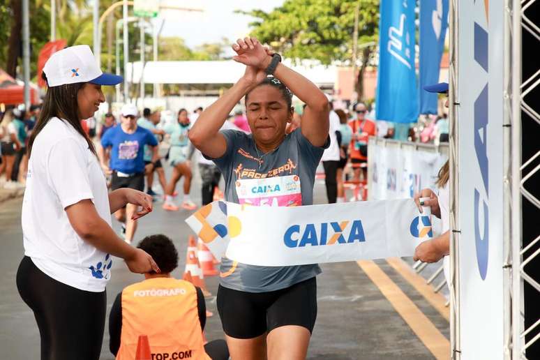 A campe&atilde; comemora na chegada (Foto: Luiz Doro / @dorofoto / HT Sports)