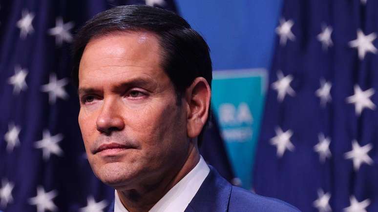 O secret&aacute;rio de Estado americano, Marco Rubio, defendeu a associa&ccedil;&atilde;o com Betancourt, afirmando que ele n&atilde;o tem processos judiciais em andamento nos Estados Unidos, embora existam a&ccedil;&otilde;es em outros pa&iacute;ses