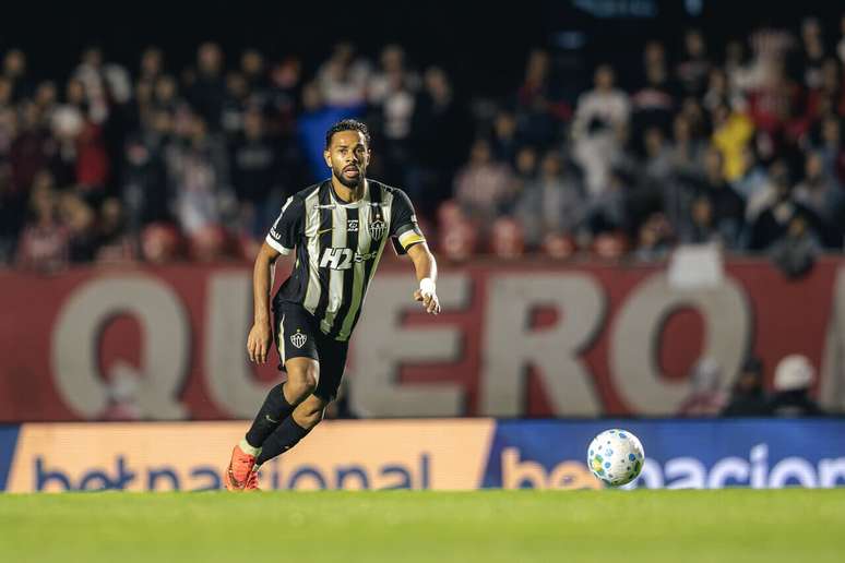 Renan Lodi n&atilde;o teve sucesso diante do S&atilde;o Paulo.&nbsp;